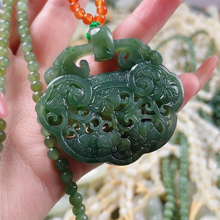 未镶嵌和田玉挂件