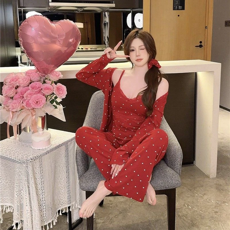 带胸垫睡衣女纯欲轻奢新年本年红色三件套显瘦套装家居服可外出