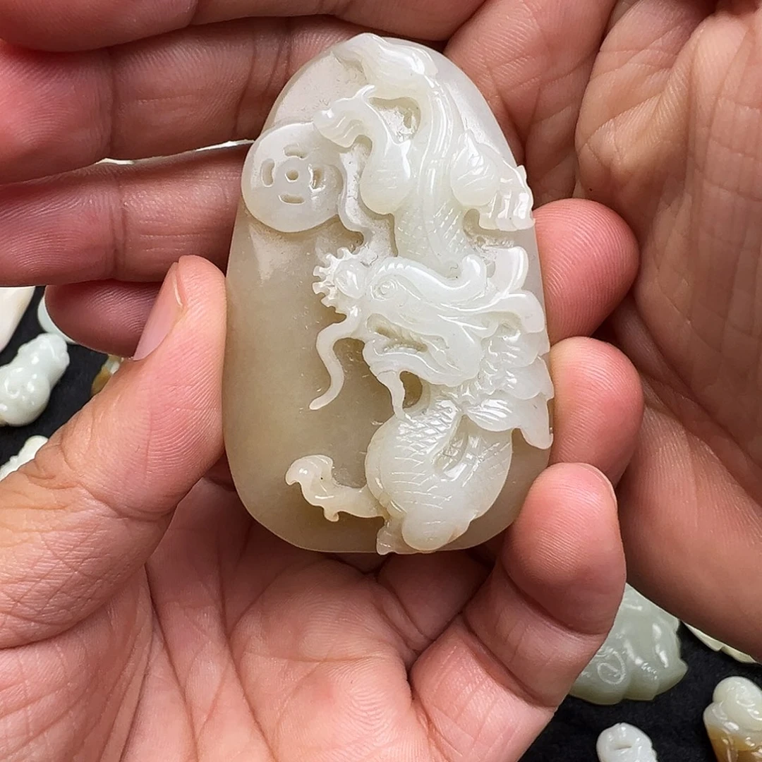 和田玉未镶嵌颈饰