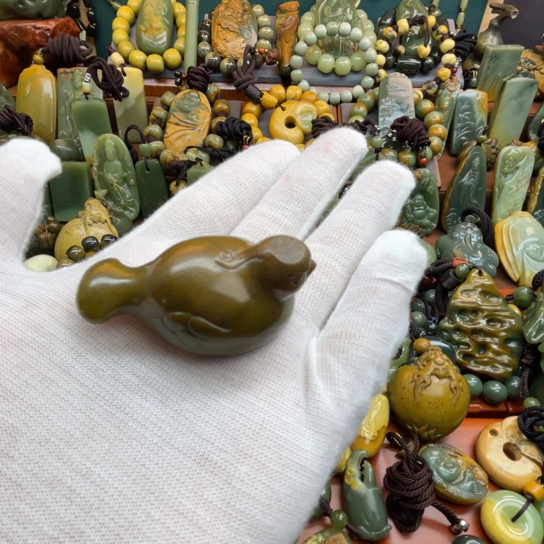 湘***壬岫岩河磨玉（透闪石质玉）未镶嵌颈饰