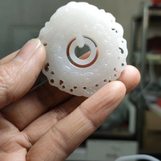 2***8和田玉未镶嵌颈饰