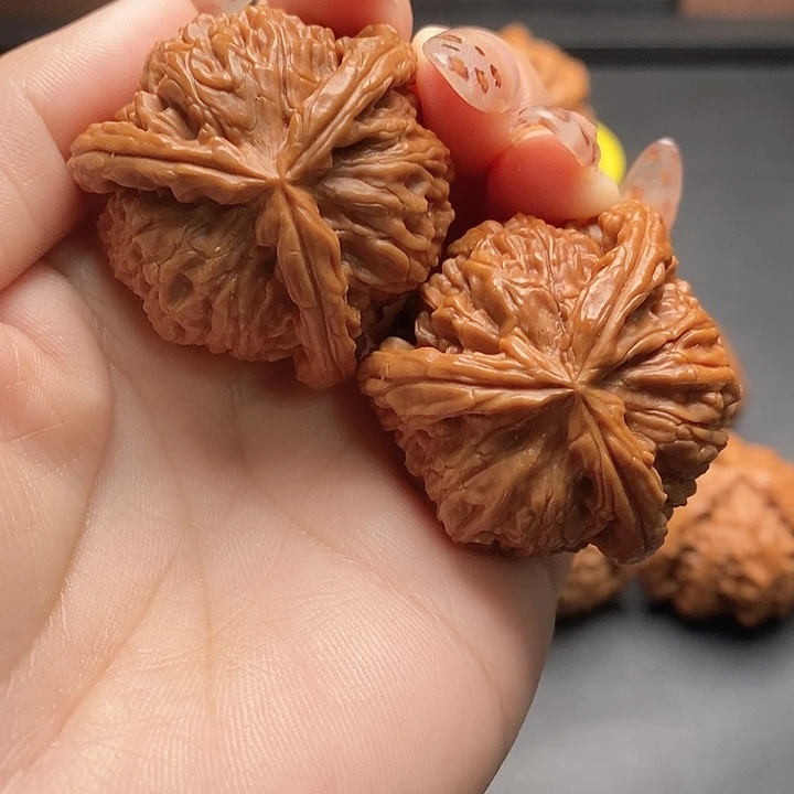 核桃核桃吊坠白狮子