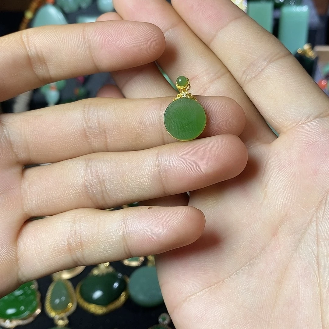 和田玉（碧玉）18K金镶嵌颈饰崔