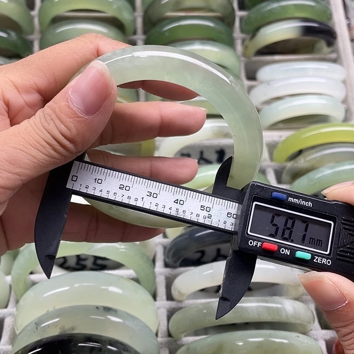 未镶嵌蛇纹石玉手镯262