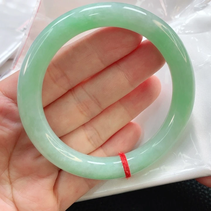翡翠手镯未镶嵌60圆