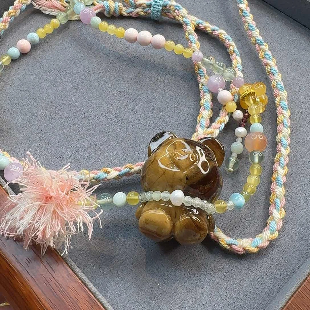 琥珀颈饰未镶嵌琥珀颈饰