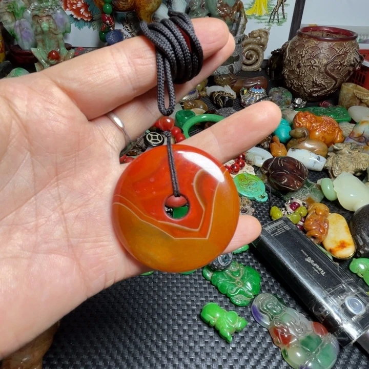 白玉菩提吊坠漂亮