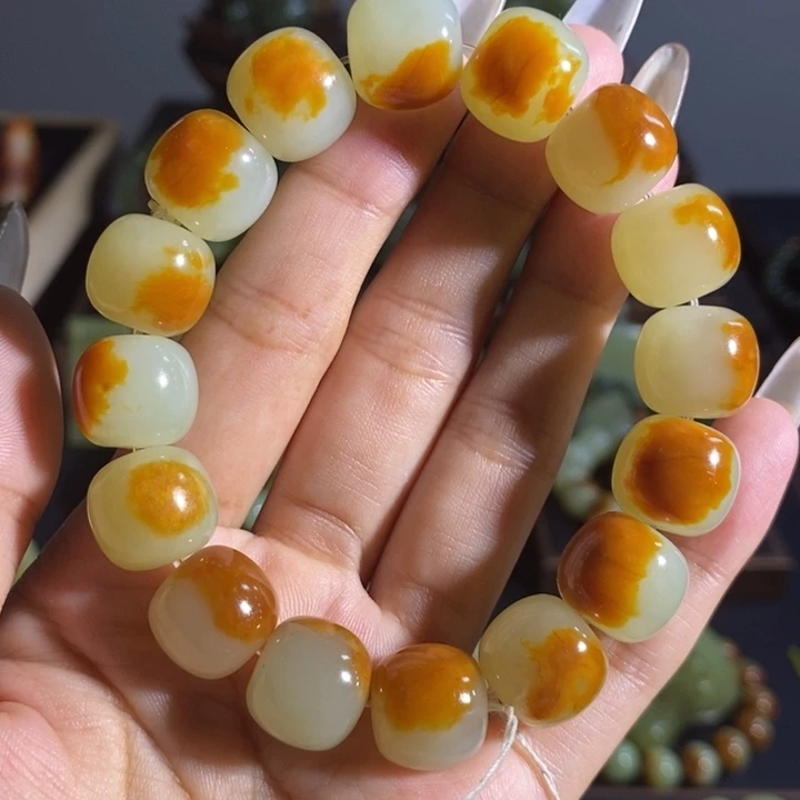 和田玉未镶嵌套链烟*