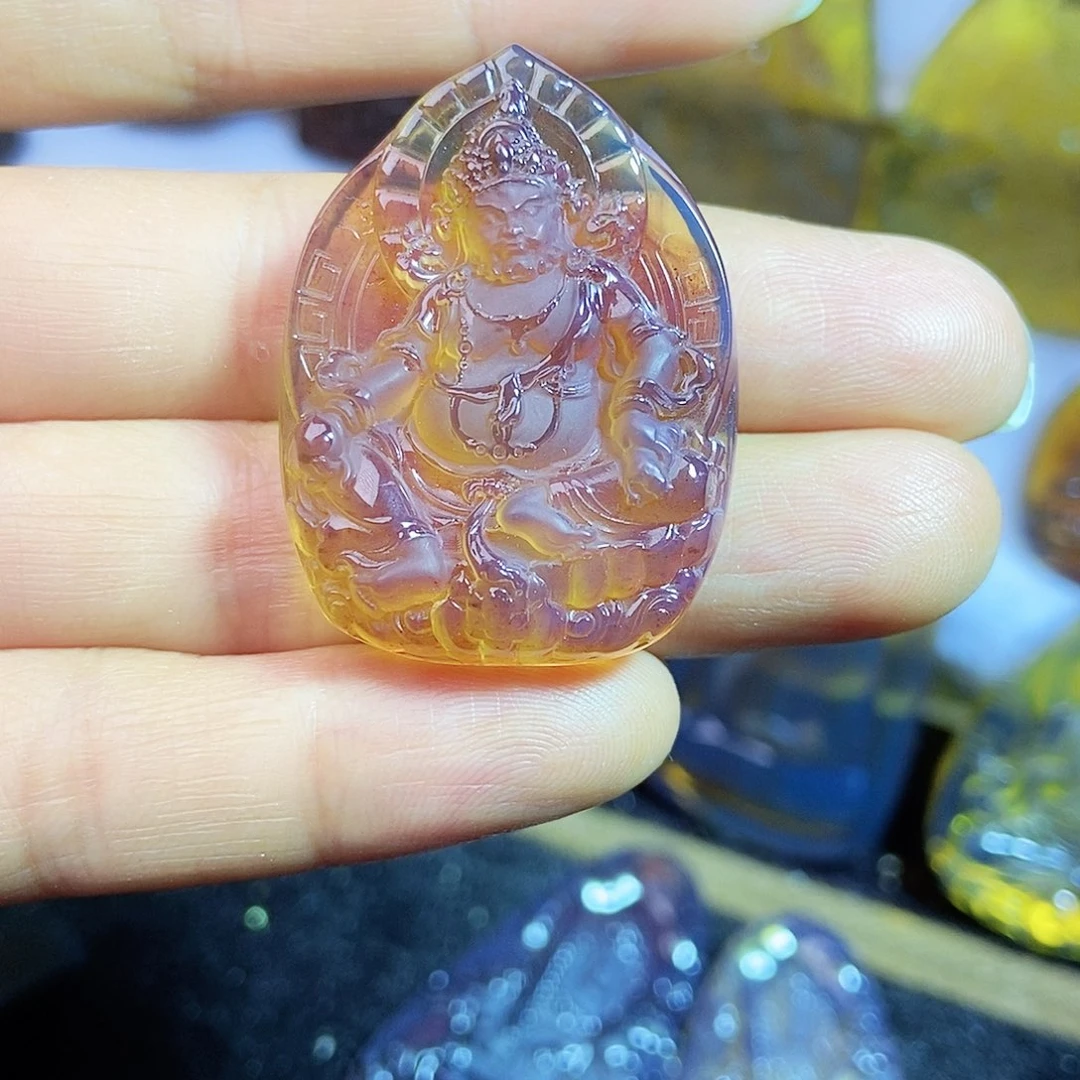 琥珀颈饰未镶嵌黄财神