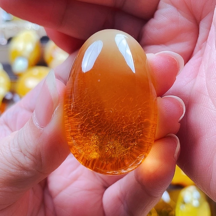 琥珀未镶嵌裸石吊坠