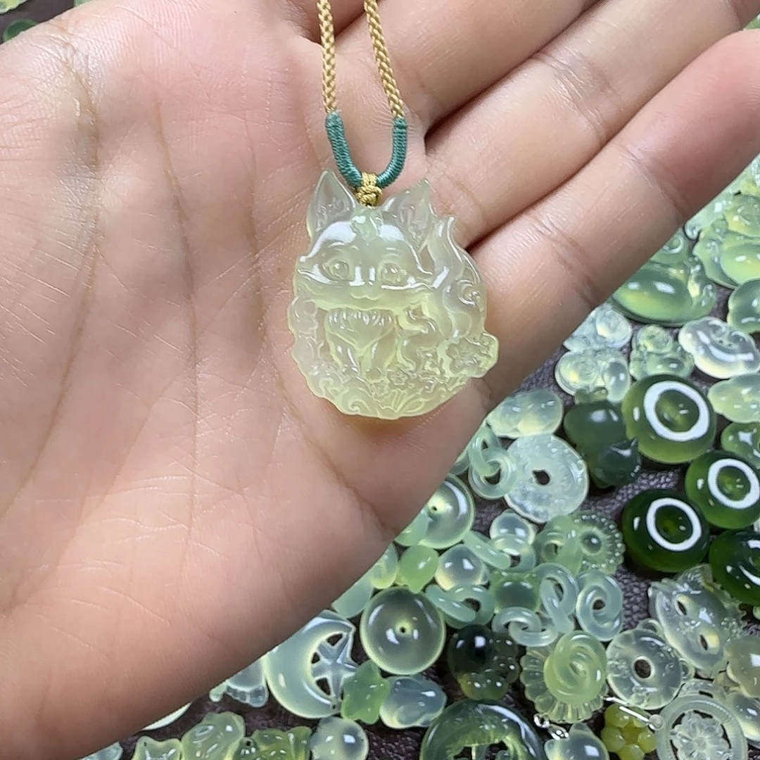 蛇纹石玉未镶嵌岫玉吊坠