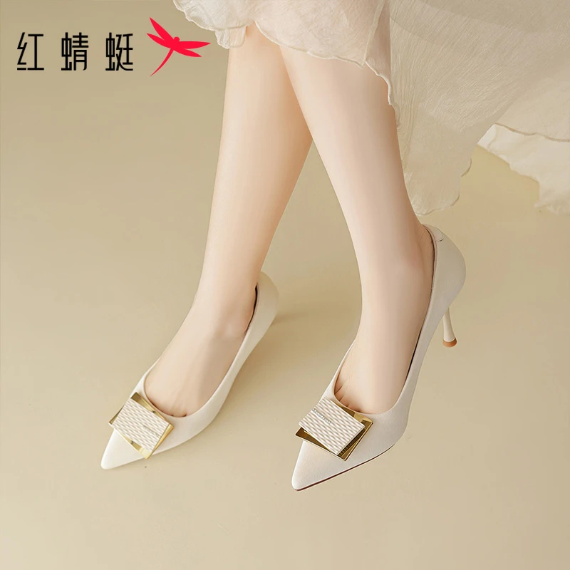 红蜻蜓高跟鞋2025年春秋新款时尚金属装饰尖头细跟增高女士单鞋