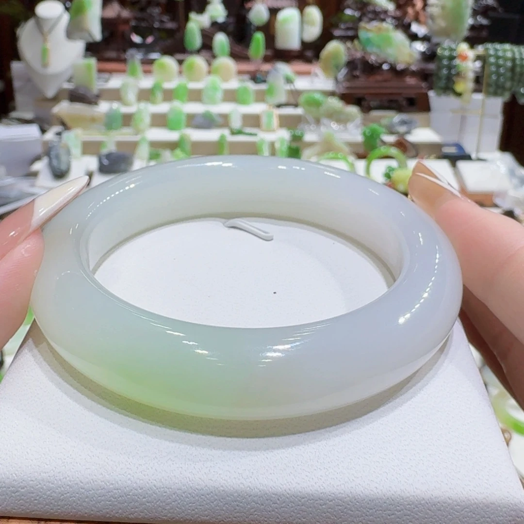 和田玉（翠青玉）手镯未镶嵌白底翠5758
