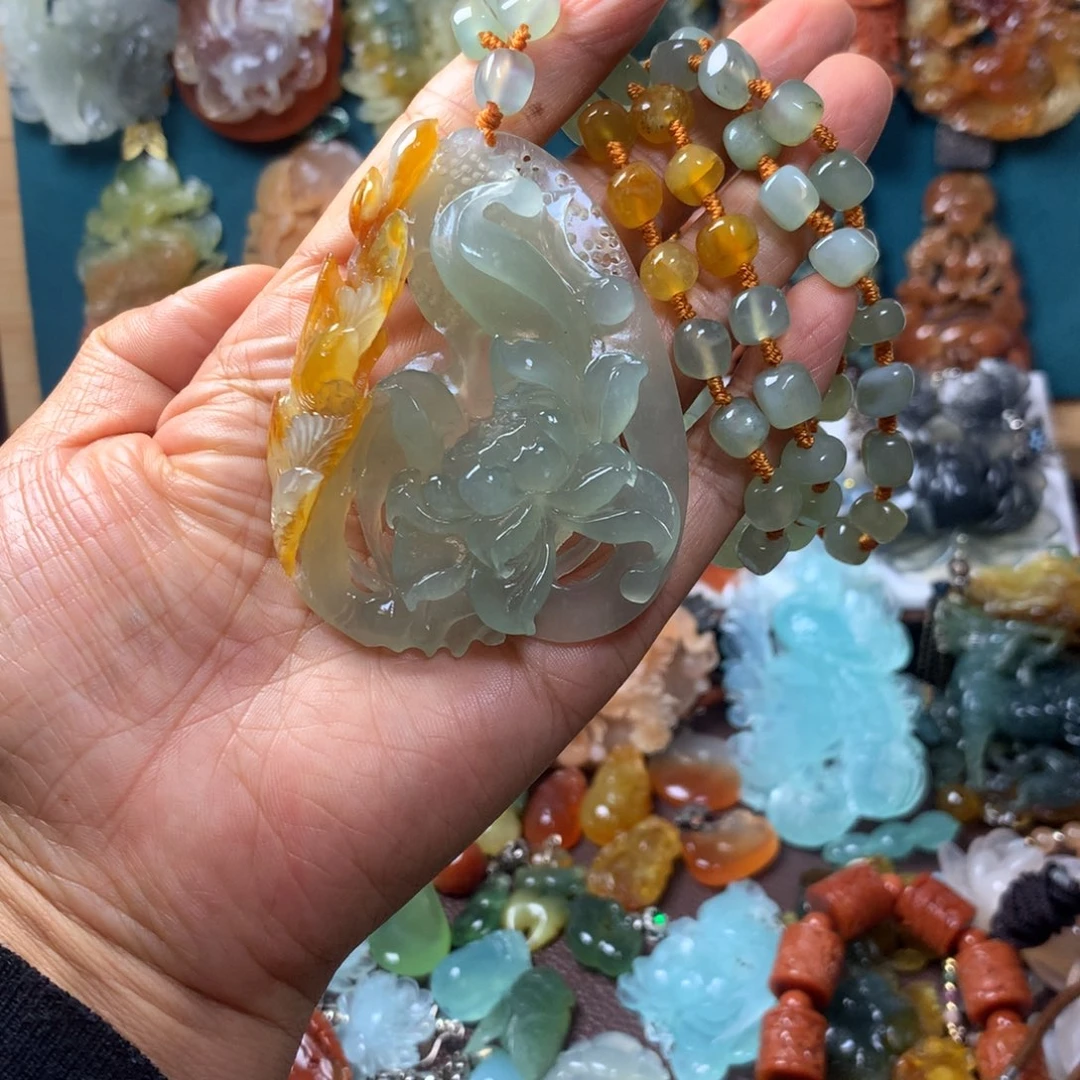 蛇纹石玉未镶嵌挂坠