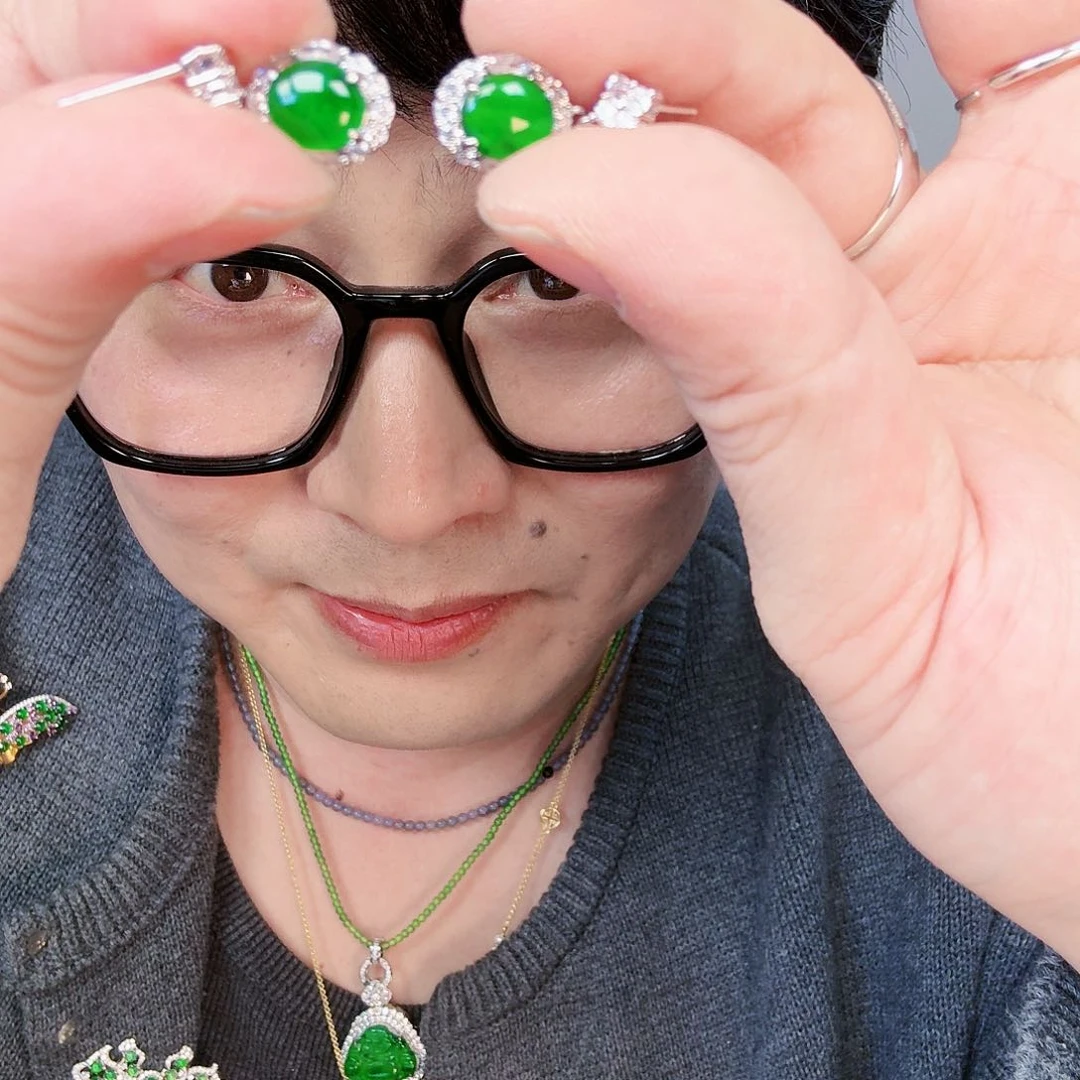 翡翠颈饰未镶嵌一对