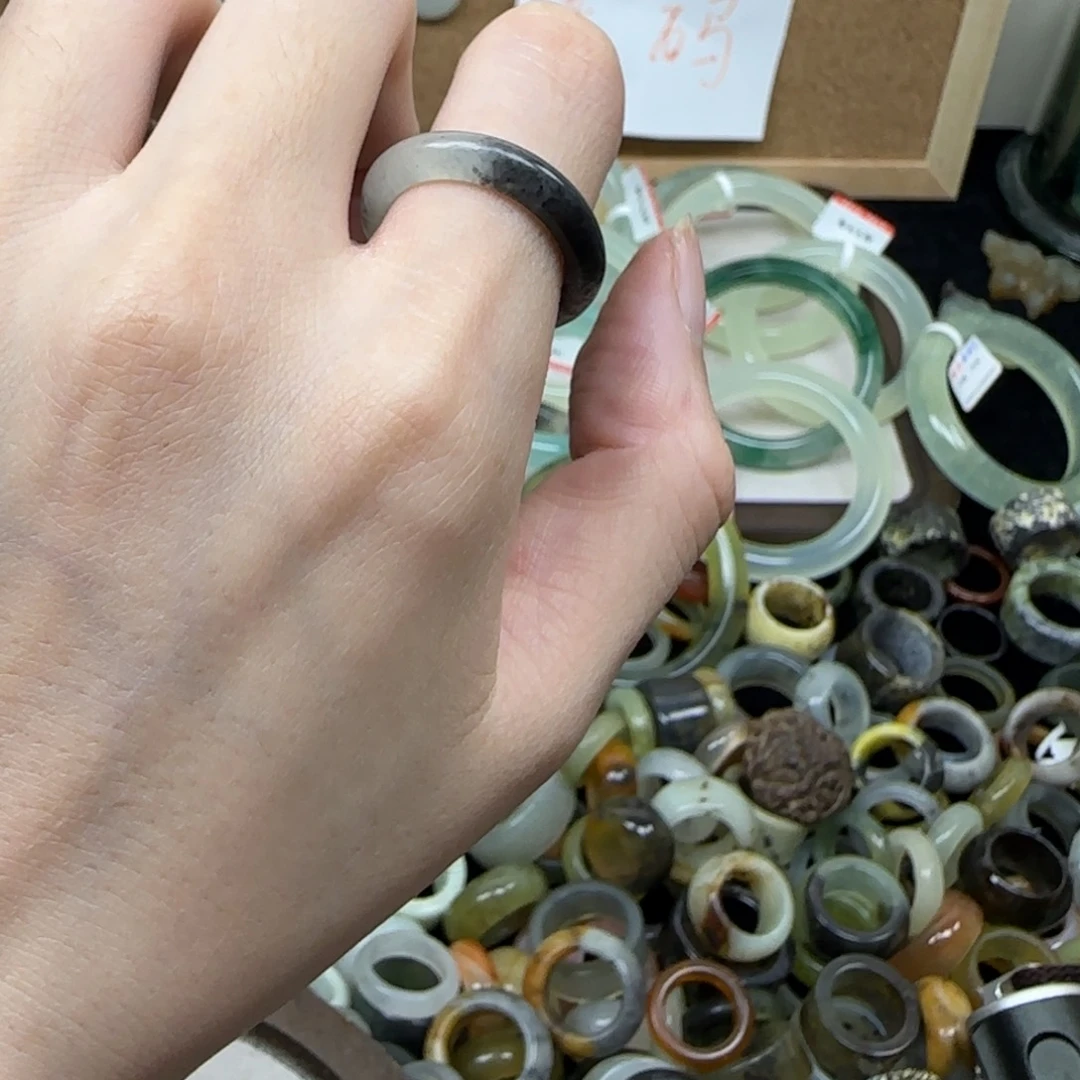 蛇纹石玉未镶嵌戒指17码