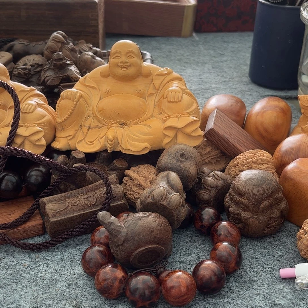 香榧木用**昱笔筒摆件