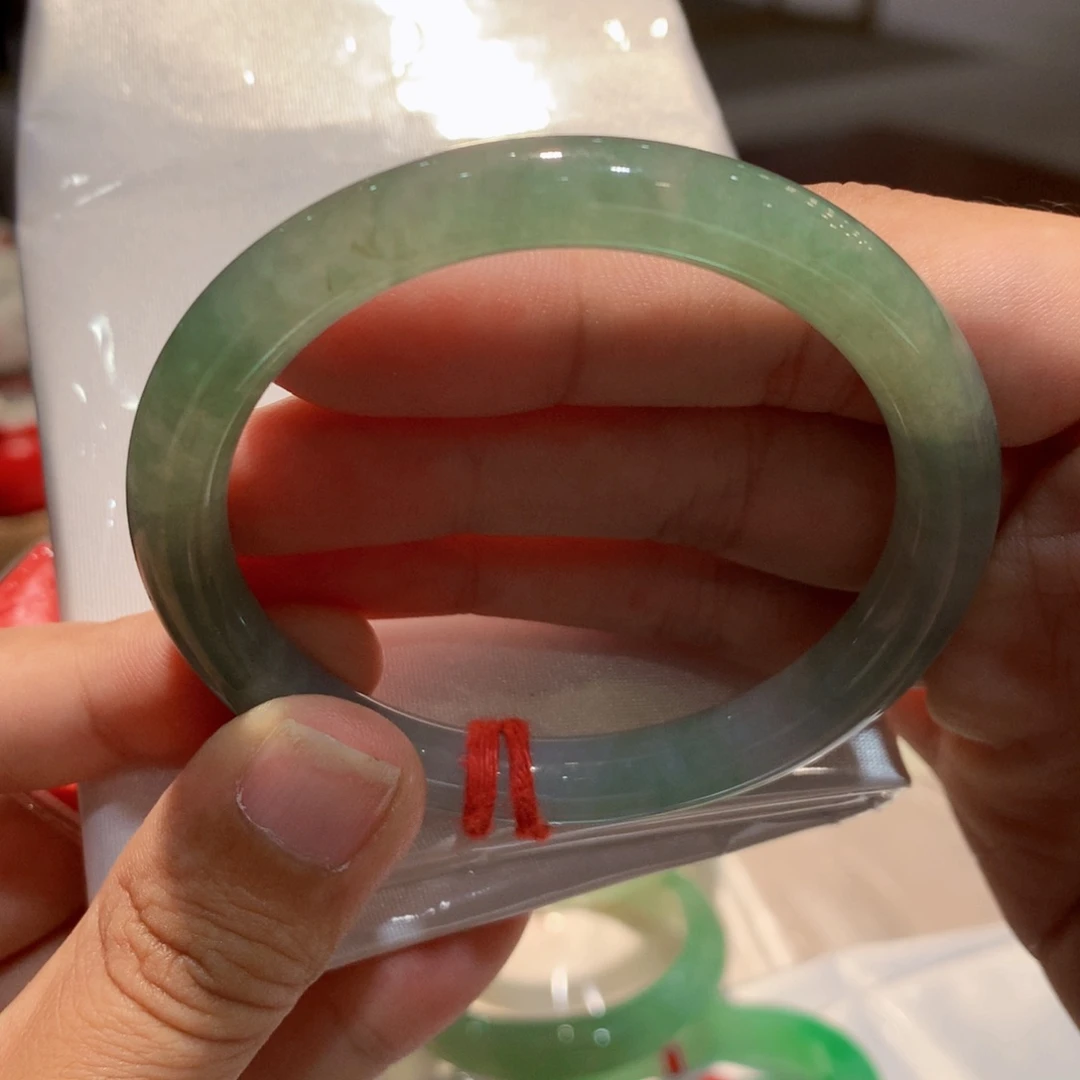 翡翠未镶嵌手镯52圈口