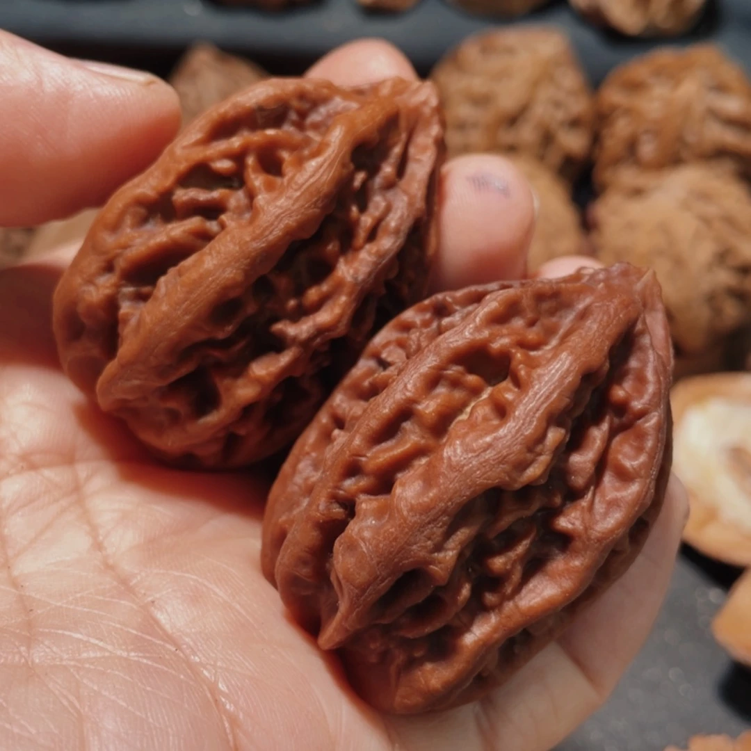 【闪购商品】把件文玩核桃鼎****于东北楸子36