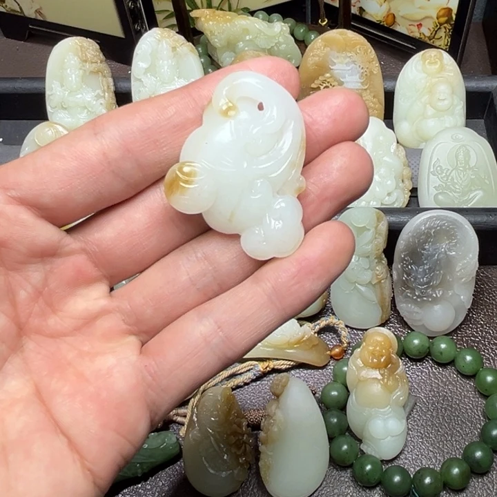 和田玉未镶嵌颈饰