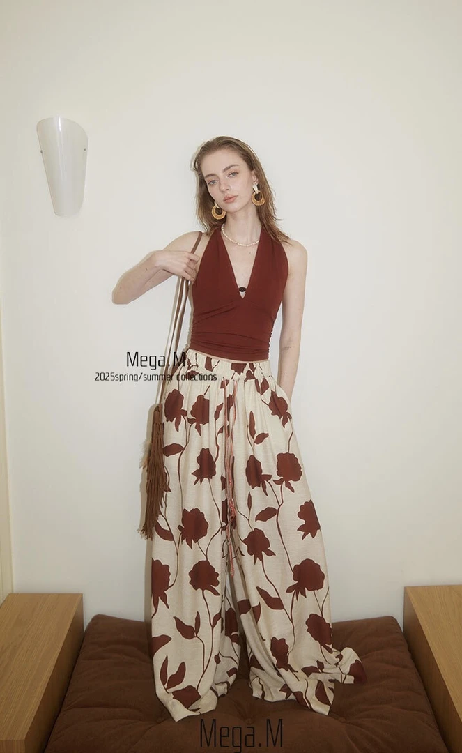 Mega.M极简深V领挂脖露背针织背心 06042