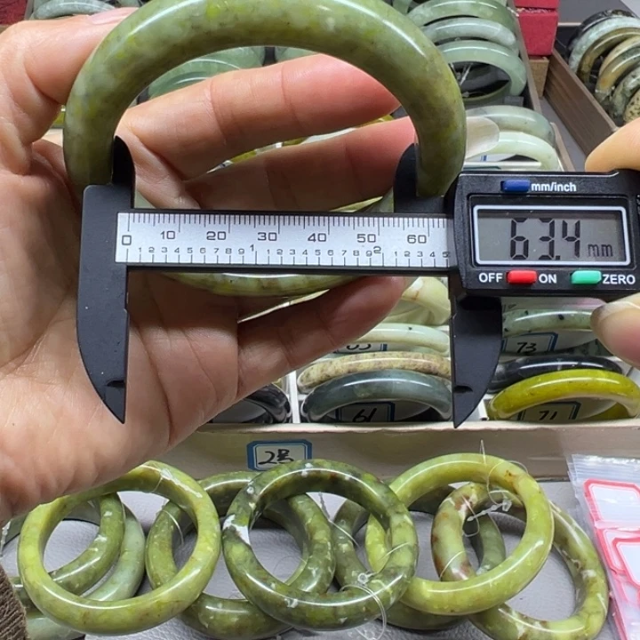 蛇纹石玉未镶嵌手镯56
