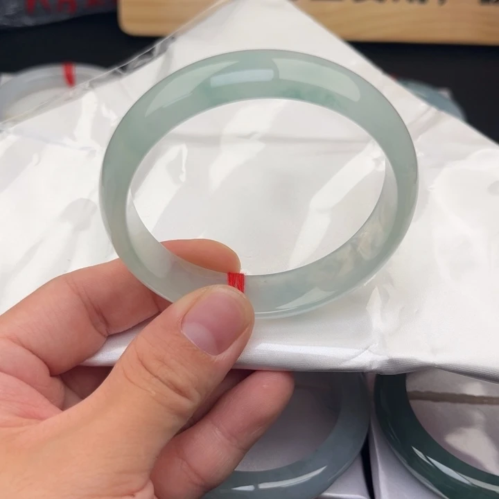 翡翠未镶嵌手镯手镯