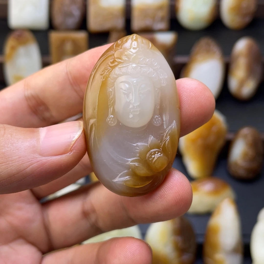 碧***光颈饰未镶嵌和田玉（糖玉）