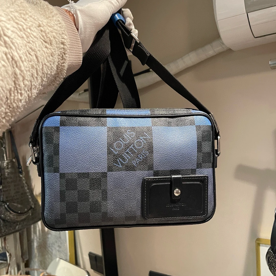 95新 LouisVuitton/路易威登 ALPHA 男士棋盘邮差包，尺寸26*17