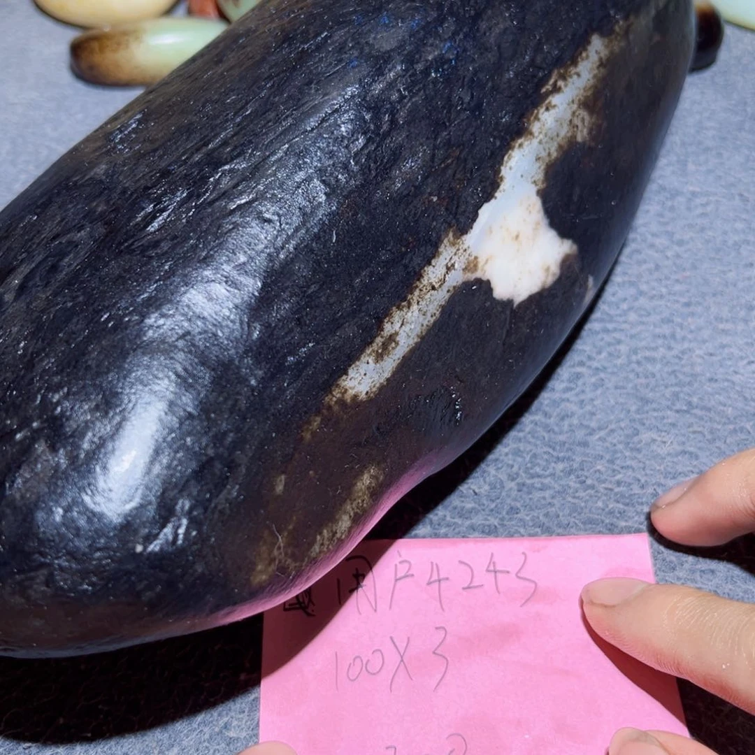 用***7和田玉未镶嵌珠宝奇石