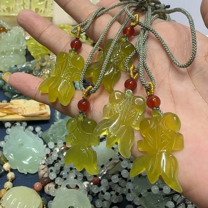 未镶嵌蛇纹石玉吊坠