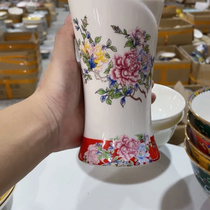 红色桶…………………………