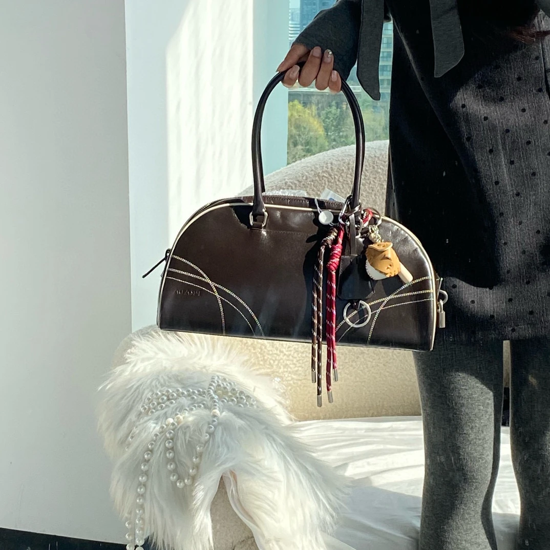 95新 Prada/普拉达 prada巧克力色保龄球手提包