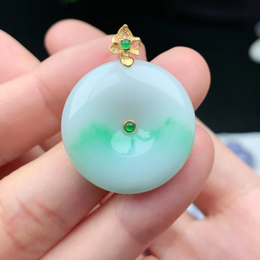 翡翠18K金镶嵌颈饰