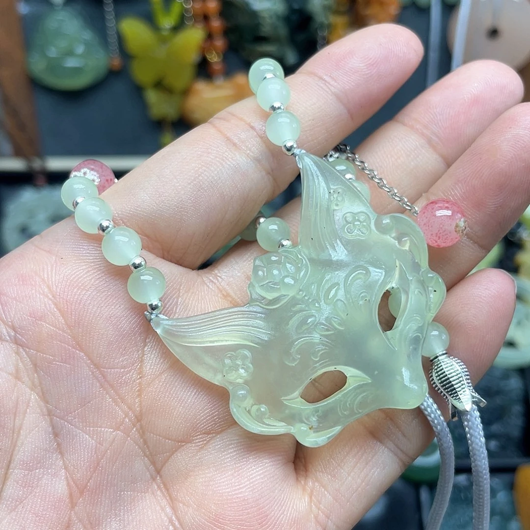 未镶嵌蛇纹石玉颈饰