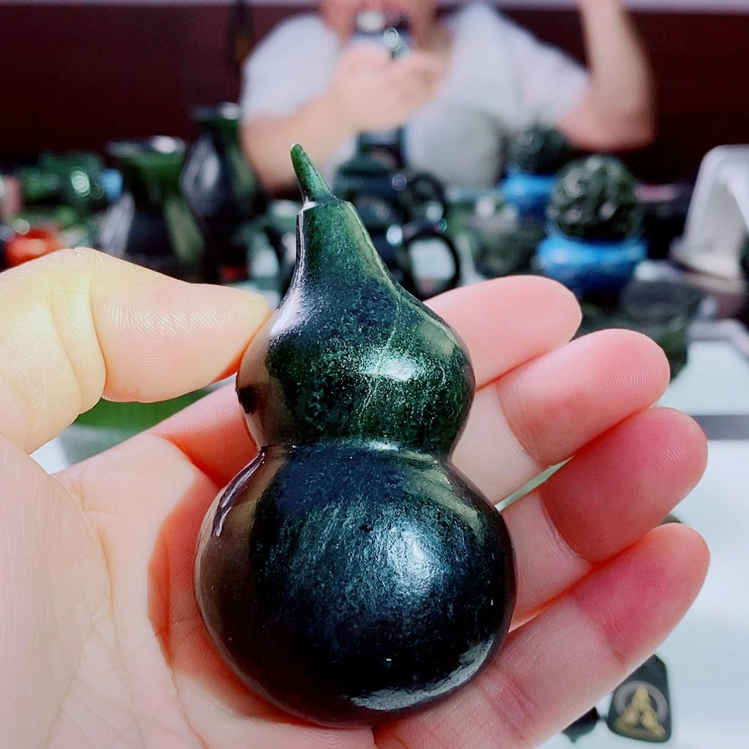 未镶嵌和田玉（青玉）摆件微瑕裂