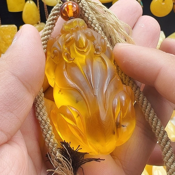 蜜蜡未镶嵌珠宝奇石蜜蜡吊坠36克，微瑕，福利