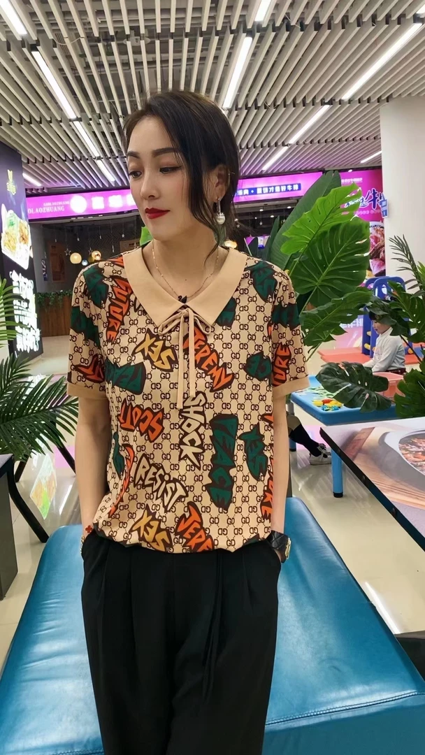 夏季新款碎花妈妈短袖衫时尚洋气百搭显瘦