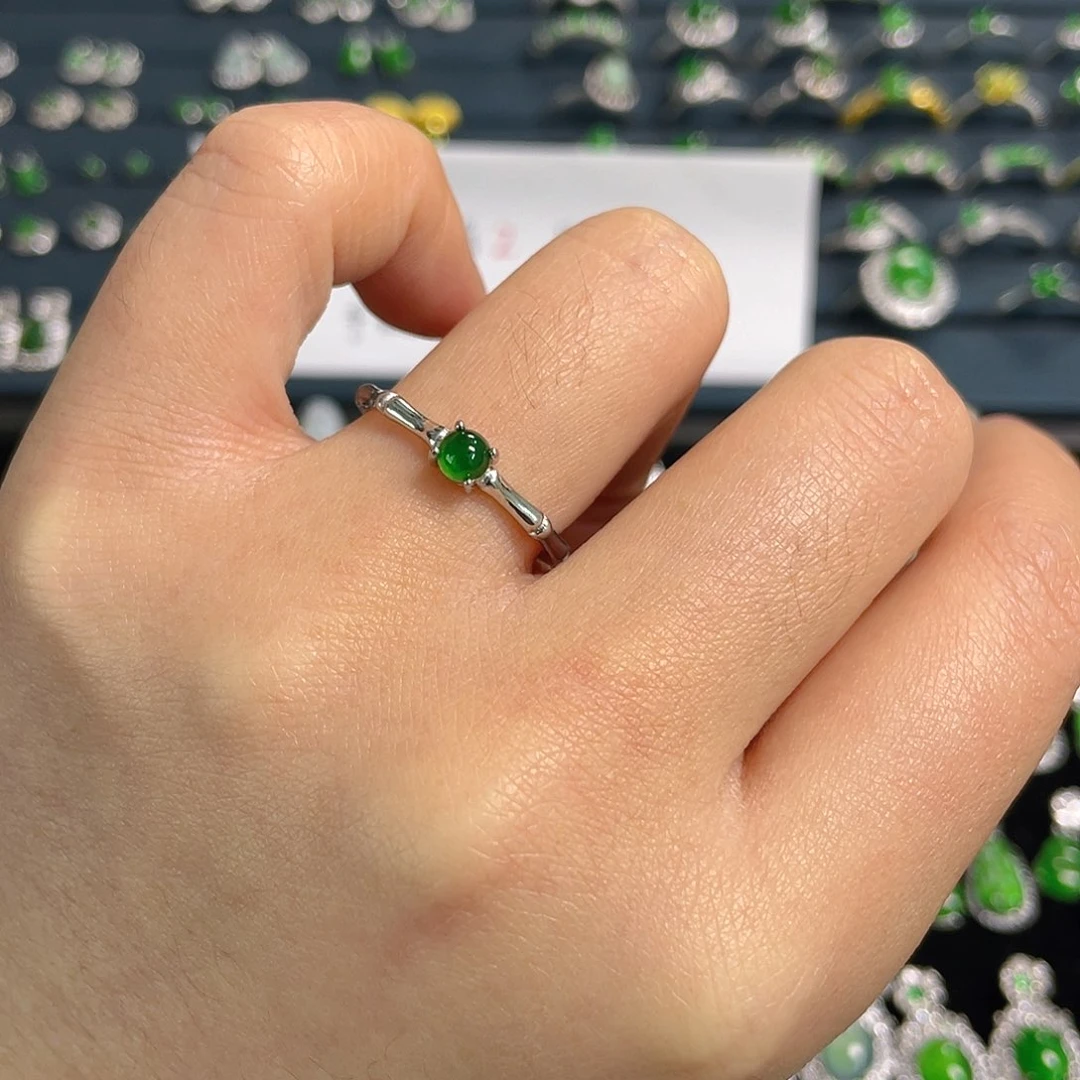 未镶嵌戒指翡翠戒指