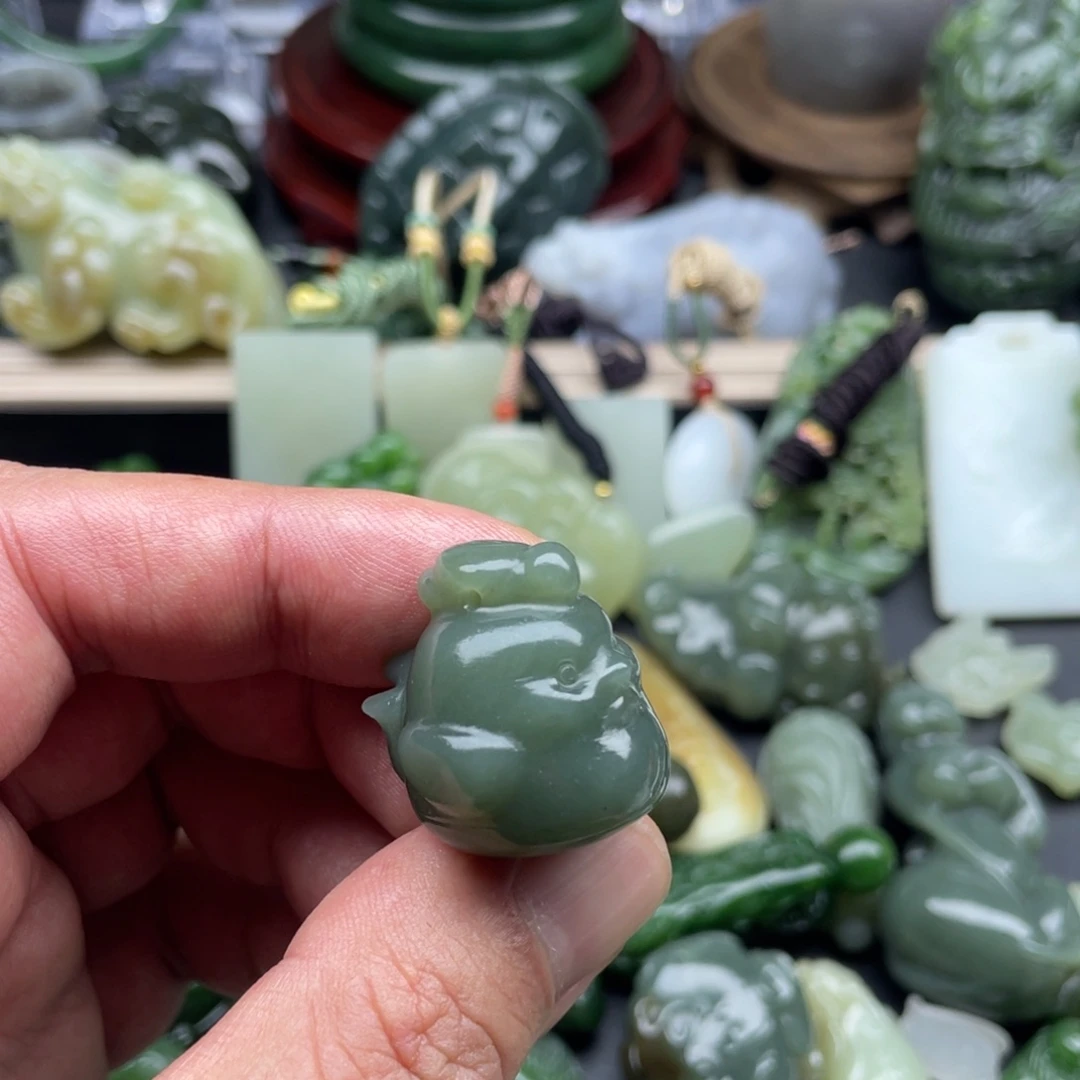 和田玉未镶嵌挂件