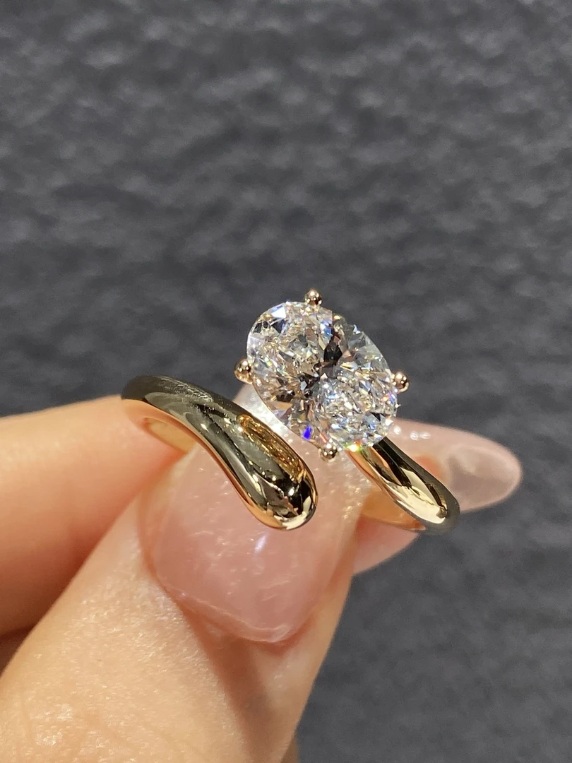 实验室培育钻石ins风椭圆钻石戒指18K金钻石女戒12.5号