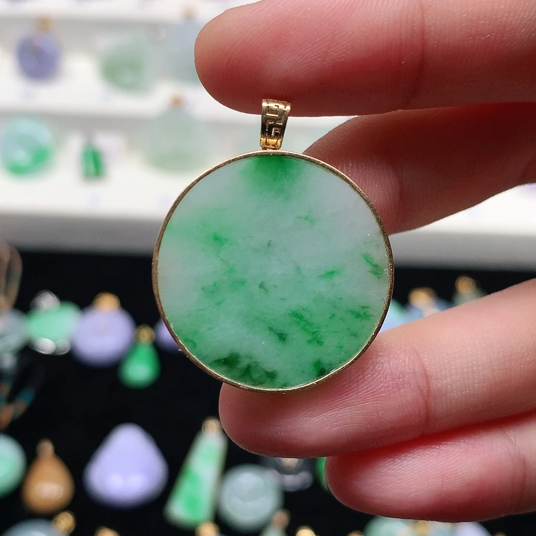 颈饰18K金镶嵌翡翠翡翠吊坠