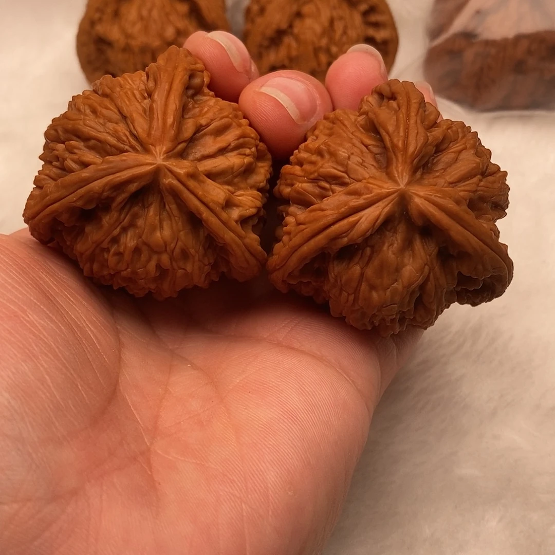 吉***天文玩核桃吊坠三棱