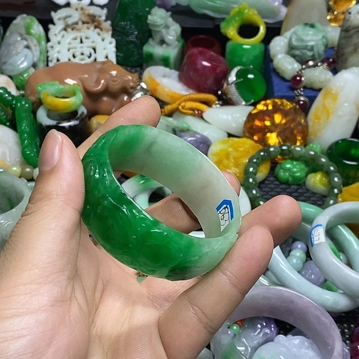 颈饰未镶嵌翡翠李*莹官方正规军回血放漏