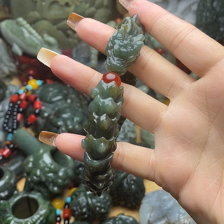 恒***将和田玉未镶嵌挂件