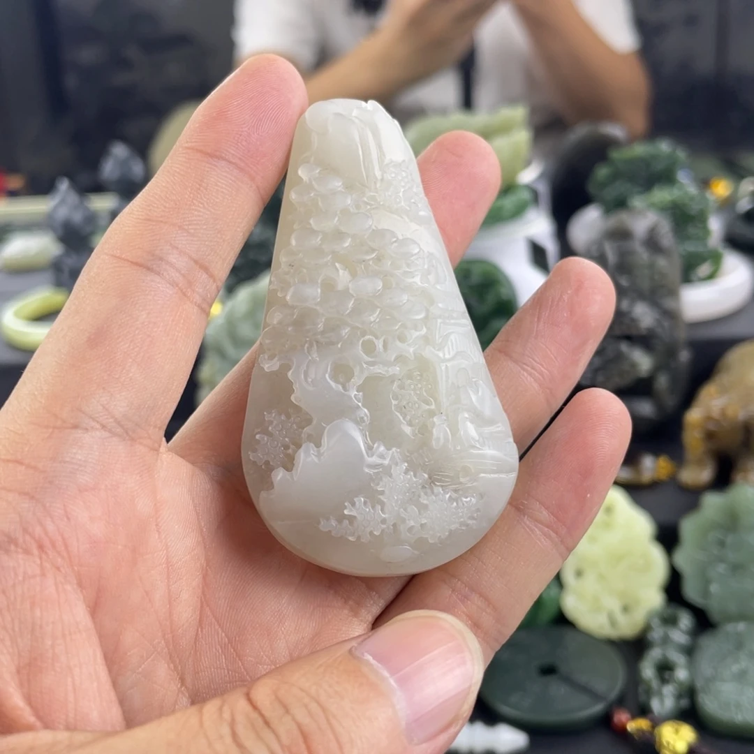 n***陈和田玉未镶嵌颈饰