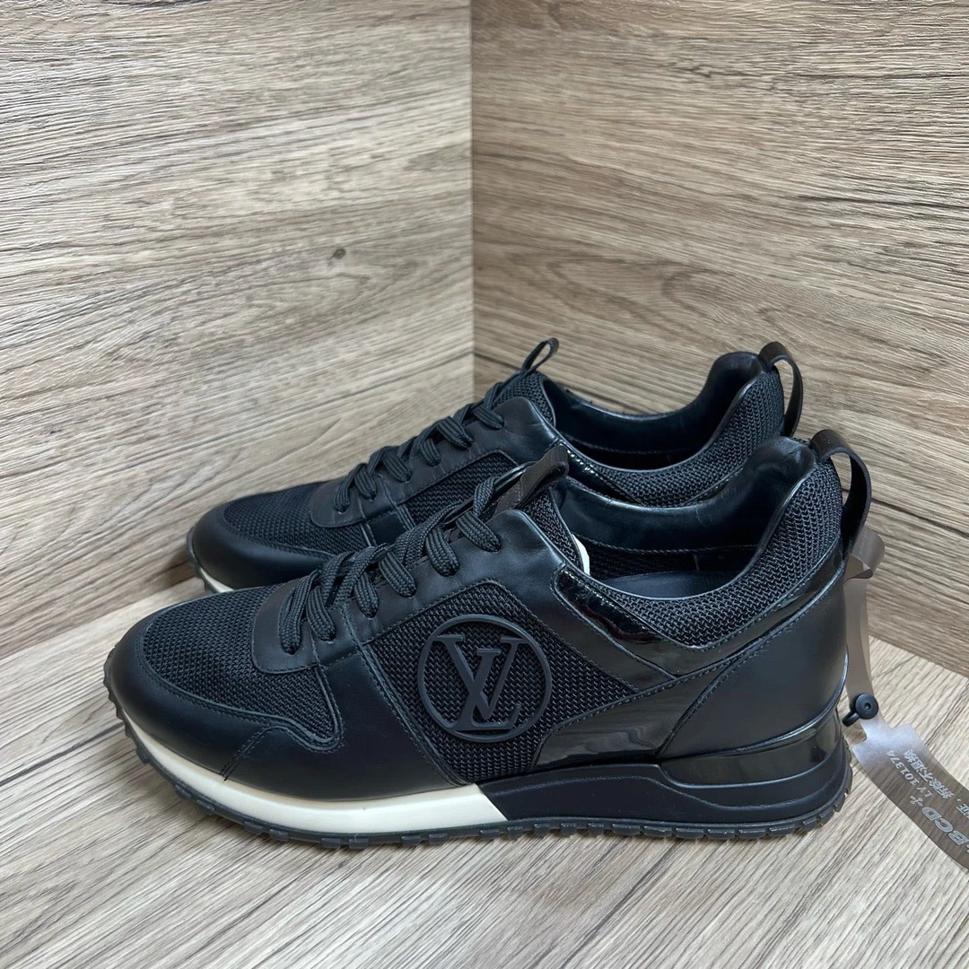 99新 LouisVuitton/路易威登 Run Away 黑色运动鞋 36.5码