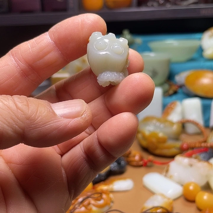 致***兮和田玉未镶嵌颈饰