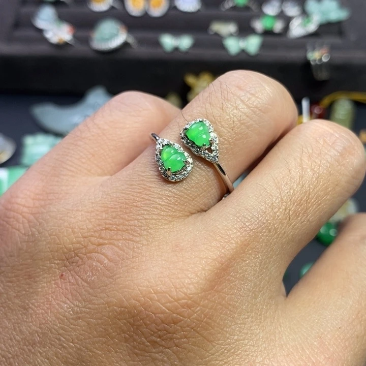 翡翠银S925镶嵌颈饰葫芦