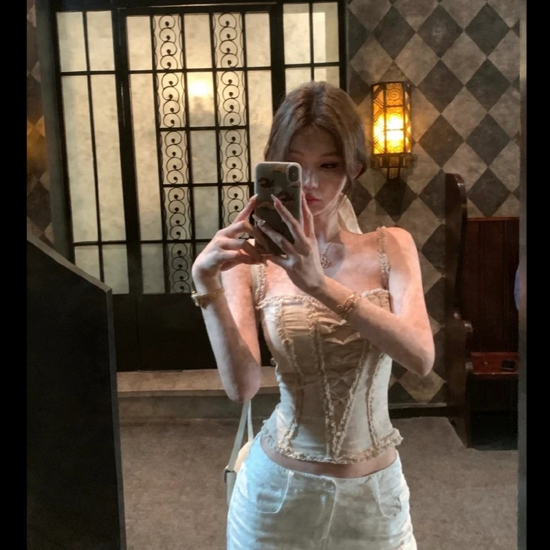 【爱丽丝游】2025夏季蝴蝶结吊带设计感纯欲修身短款上衣配休闲裤子